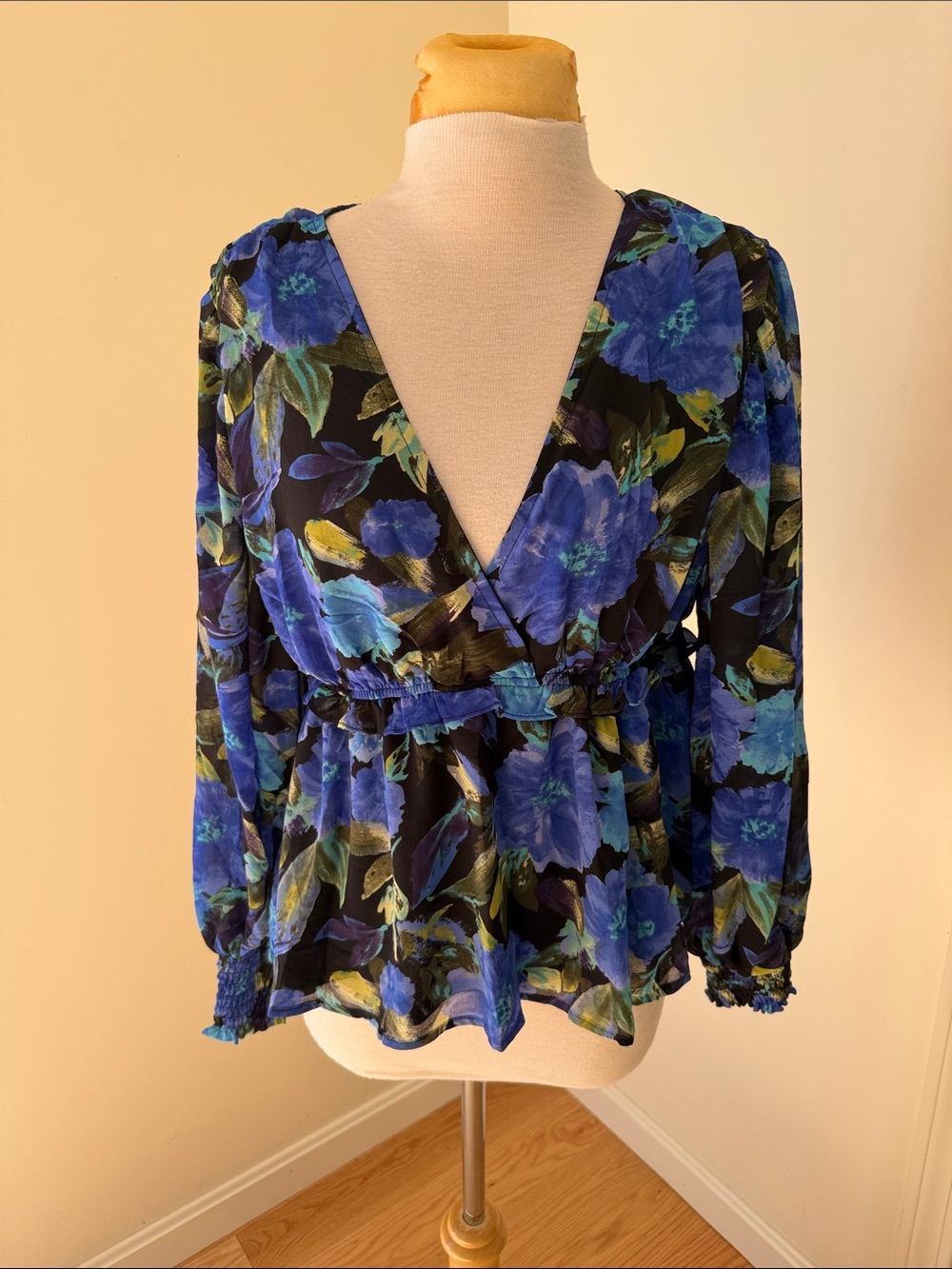 New! Blu Pepper large blue floral babydoll blouse.